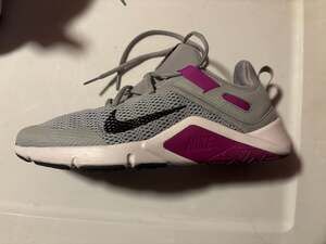 NIKE LEGEND ESSENTIAL shoes for women, NEW & AUTHENTIC, US size 9.5